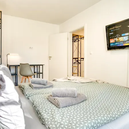 Homy I Moderner Retrocharme Wlan & Netflix Appartement Leipzig Buitenkant foto